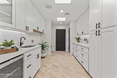 2425 E Oregon Avenue, Phoenix, AZ 85016 - Photo 8