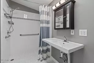 2121 N Center St, Mesa, AZ 85201 - Photo 18