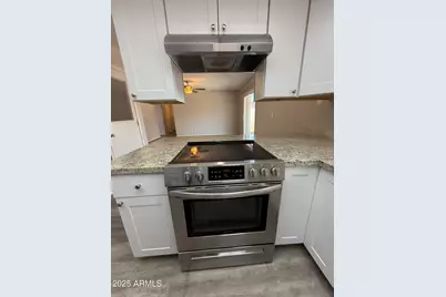8115 N 56th Avenue, Glendale, AZ 85302 - Photo 10