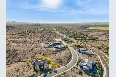 17837 W Estes Way, Goodyear, AZ 85338 - Photo 10