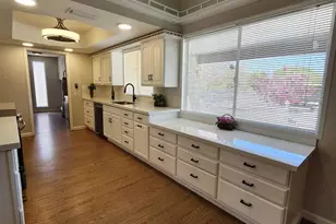 10922 W Welk Dr, Sun City, AZ 85373 - Photo 2