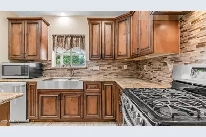 1001 W Northern Avenue, Phoenix, AZ 85021 - Photo 8