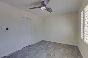 542 E Flynn Ln, Phoenix, AZ 85012 - Photo 24