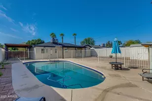 542 E Flynn Ln, Phoenix, AZ 85012 - Photo 32