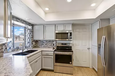 905 E Bluefield Avenue, Phoenix, AZ 85022 - Photo 1
