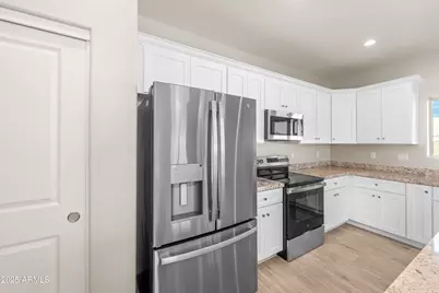 8467 W Magnum Drive, Arizona City, AZ 85123 - Photo 4