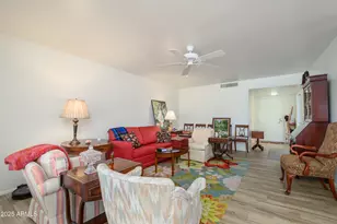 15430 N Bowling Green Dr, Sun City, AZ 85351 - Photo 12