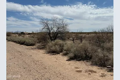 19059 W Brian Avenue #B & C, Casa Grande, AZ 85193 - Photo 2