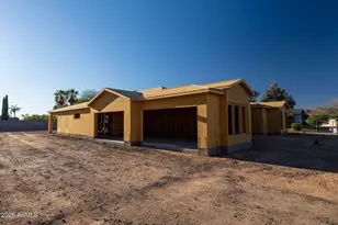5620 S Gemstone Dr, Chandler, AZ 85249 - Photo 4