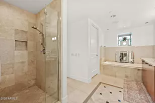 2402 E Esplanade Ln, Phoenix, AZ 85016 - Photo 22