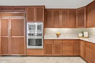 2402 E Esplanade Ln, Phoenix, AZ 85016 - Photo 22