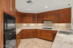 2402 E Esplanade Ln, Phoenix, AZ 85016 - Photo 16