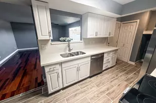 7903 N 61st Ave, Glendale, AZ 85301 - Photo 6