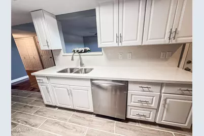 7903 N 61st Avenue, Glendale, AZ 85301 - Photo 2