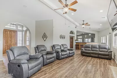 1207 E Clearview Drive, Casa Grande, AZ 85122 - Photo 8