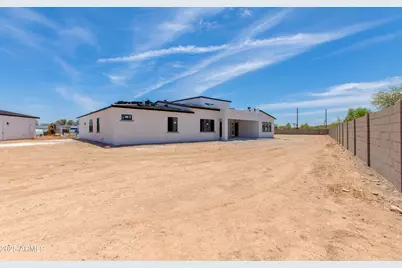 3335 W Desert Dawn, Phoenix, AZ 85083 - Photo 1