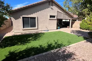 861 S Honeysuckle Ln, Gilbert, AZ 85296 - Photo 10