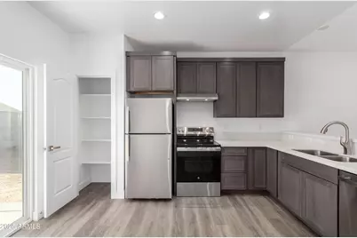 8679 W Raven Drive, Arizona City, AZ 85123 - Photo 10