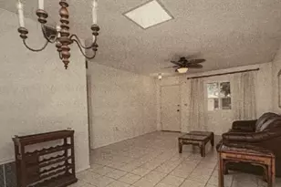 10559 W Coggins Dr, Sun City, AZ 85351 - Photo 6