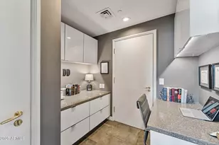 1040 E Osborn Rd, Phoenix, AZ 85014 - Photo 30