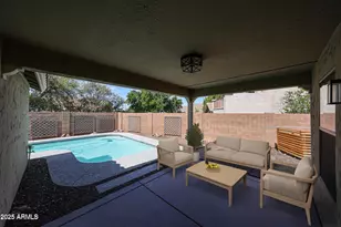 12845 W Milton Dr, Peoria, AZ 85383 - Photo 8