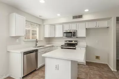 21621 N 48th Place, Phoenix, AZ 85054 - Photo 16