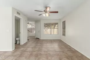 21621 N 48th Pl, Phoenix, AZ 85054 - Photo 14