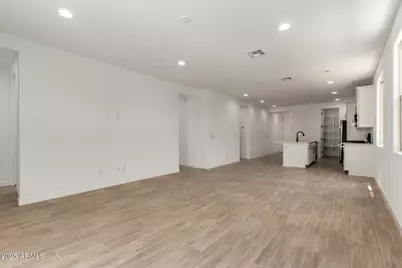 18204 W Hess Street, Goodyear, AZ 85338 - Photo 6