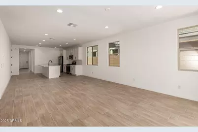 18195 W Hess Street, Goodyear, AZ 85338 - Photo 6