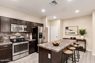 7769 W Bonitos Dr, Phoenix, AZ 85035 - Photo 6