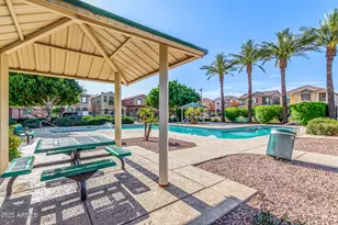 7769 W Bonitos Dr, Phoenix, AZ 85035 - Photo 32