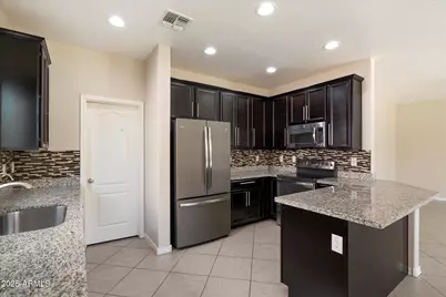 737 E Harwell Road, Phoenix, AZ 85042 - Photo 8