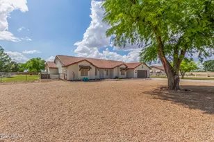 2810 S 201st Dr, Buckeye, AZ 85326 - Photo 12