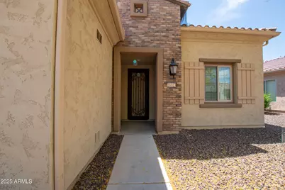16913 W Holly Street, Goodyear, AZ 85395 - Photo 2