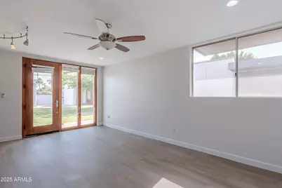 4206 N 38th Street #1, Phoenix, AZ 85018 - Photo 8