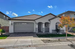 15787 W Mariposa Grande St, Surprise, AZ 85387 - Photo 2