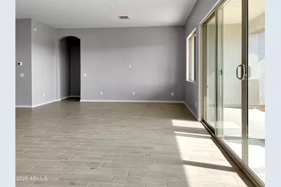 15787 W Mariposa Grande Street, Surprise, AZ 85387 - Photo 4