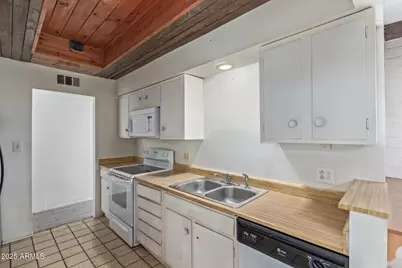 8033 N 56th Avenue, Glendale, AZ 85302 - Photo 8