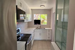 10810 N Fairway Ct W, Sun City, AZ 85351 - Photo 2