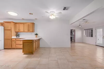 10330 W Cameo Drive, Sun City, AZ 85351 - Photo 12