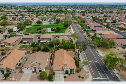 15902 W Hearn Road, Surprise, AZ 85379 - Photo 4