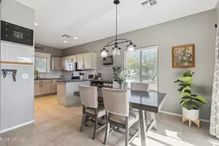 894 S Buena Vista Dr, Apache Junction, AZ 85120 - Photo 8