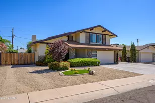 8419 E Stella Ln, Scottsdale, AZ 85250 - Photo 2