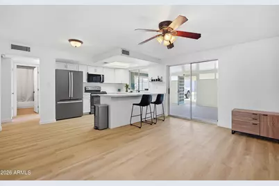 556 N Hobson Plaza, Mesa, AZ 85203 - Photo 4