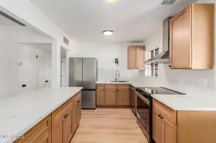 3526 E Cheery Lynn Rd, Phoenix, AZ 85018 - Photo 12