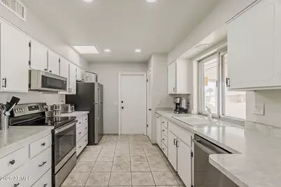 9814 W Long Hills Drive, Sun City, AZ 85351 - Photo 4