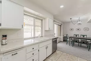 9814 W Long Hills Dr, Sun City, AZ 85351 - Photo 8