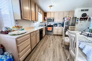 4623 W Mission Ln, Glendale, AZ 85302 - Photo 12