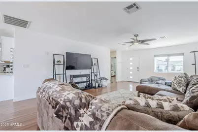 4402 E Montecito Avenue, Phoenix, AZ 85018 - Photo 6