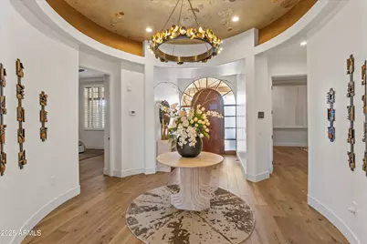 2 Biltmore Estate #313, Phoenix, AZ 85016 - Photo 8